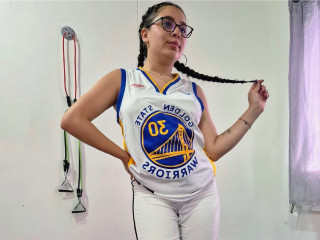 Alter: 23 / Krebs - Alter: 161 / normal - Geschlecht: weiblich - Ausrichtung: bisexuell - Haare: schwarz / lang - Piercing: keins - bewebmaster-Alter: A - Hautfarbe: latina - Augen: braun - Rasur: vollrasiert